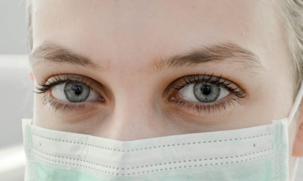 Cómo usar una férula dental correctamente