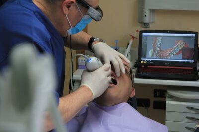 ¿La férula dental afecta el habla? Consejos para adaptarse a usarla sin problemas